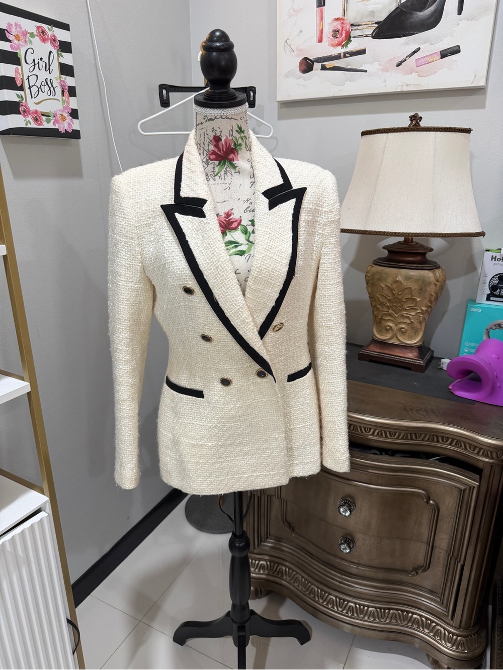 Zara Cream Bouclé Double-Breasted Blazer with Black Trim - Picture 9 of 10